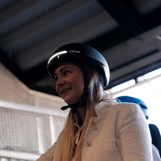 619121.BLA LYNX Cycling helmet Citylight M 55-58 cm